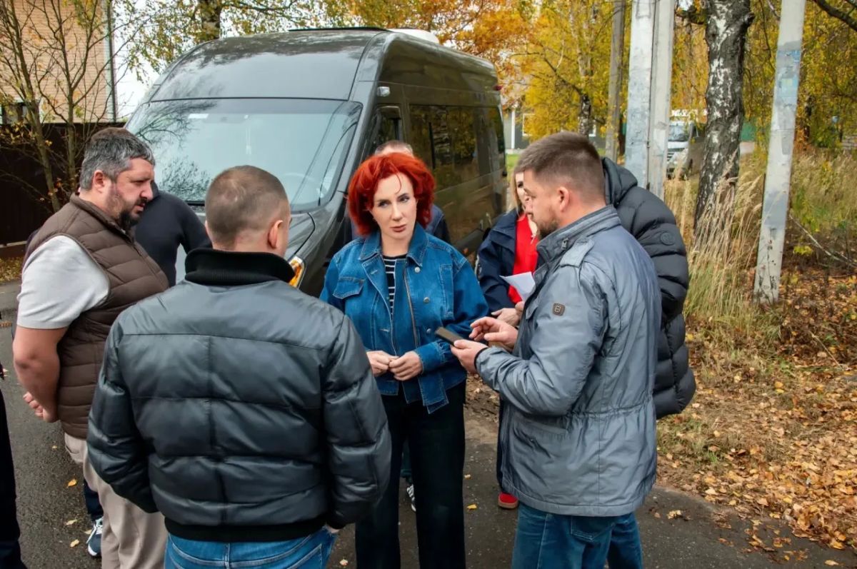 Татьяна Витушева: Во время рабочего выезда в Лесодолгоруково и Кашино осмотрела новые линии уличного освещения и тротуар к железнодорожной станции
