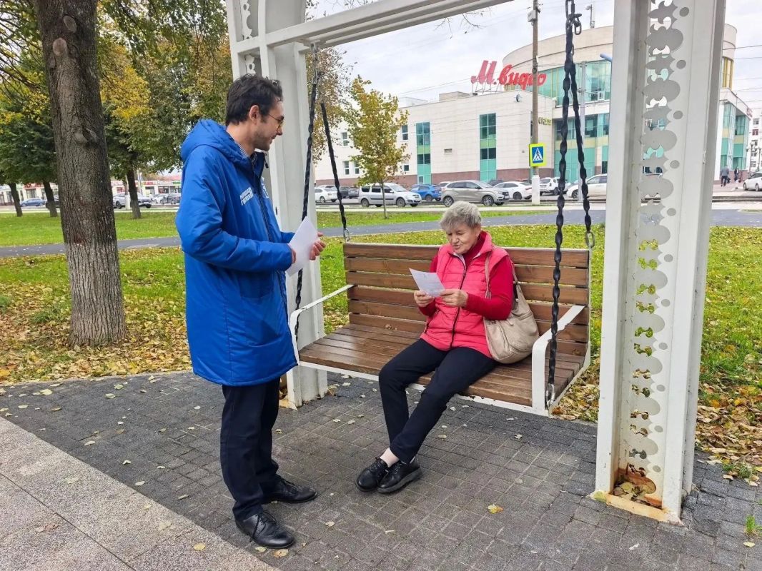 В Городском округе Коломна прошла профилактическая акция «Засветись!» Сотрудники администрации, волонтеры и общественники вышли на улицы, чтобы напомнить пешеходам о правилах безопасности на дороге в темное время суток В Городском округе Коломна прошла профилактическая акция «Засветись!» Сотрудники администрации, волонтеры и общественники вышли на улицы, чтобы напомнить пешеходам о правилах безопасности на дороге в темное время суток