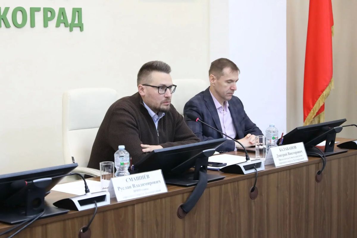 В Долгопрудном на оперативном совещании обсудили отопительный сезон и профориентацию учащихся