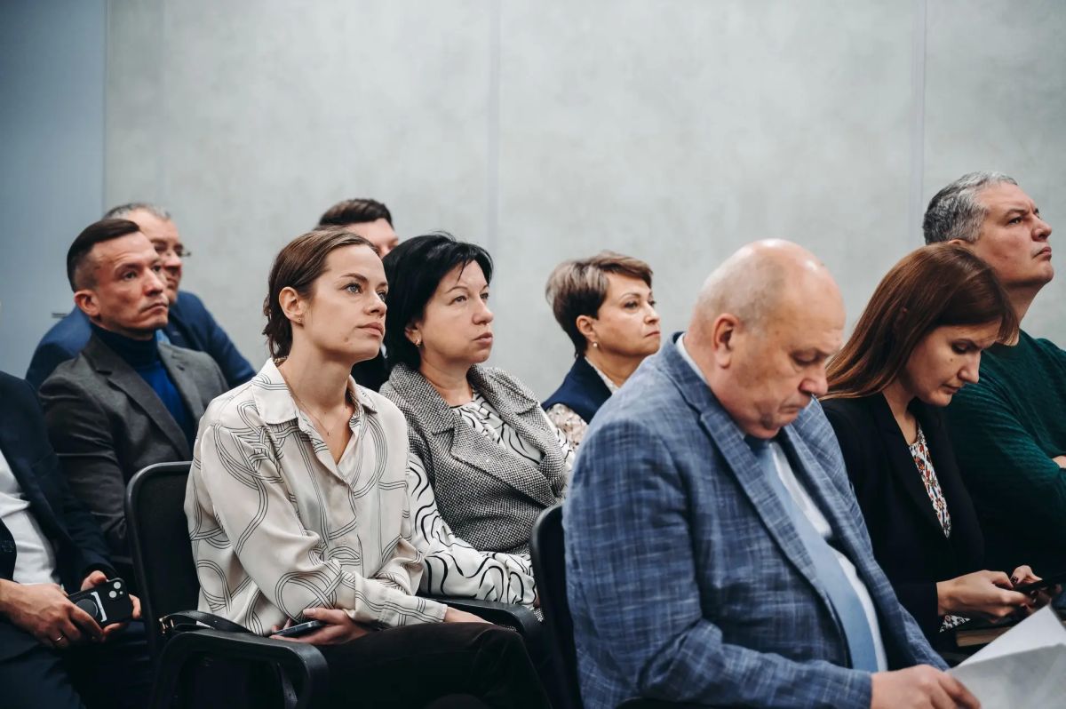 Провели еженедельное оперативное совещание Провели еженедельное оперативное совещание