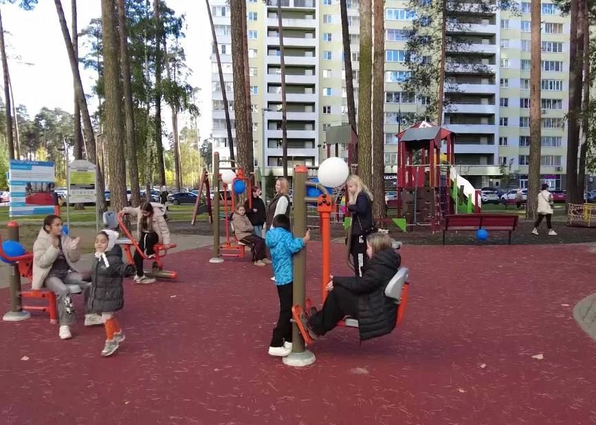 Во дворе д. 20 и 22 по улице Высоковольтной состоялось долгожданное открытие новой спортивной площадки под открытым небом Во дворе д. 20 и 22 по улице Высоковольтной состоялось долгожданное открытие новой спортивной площадки под открытым небом