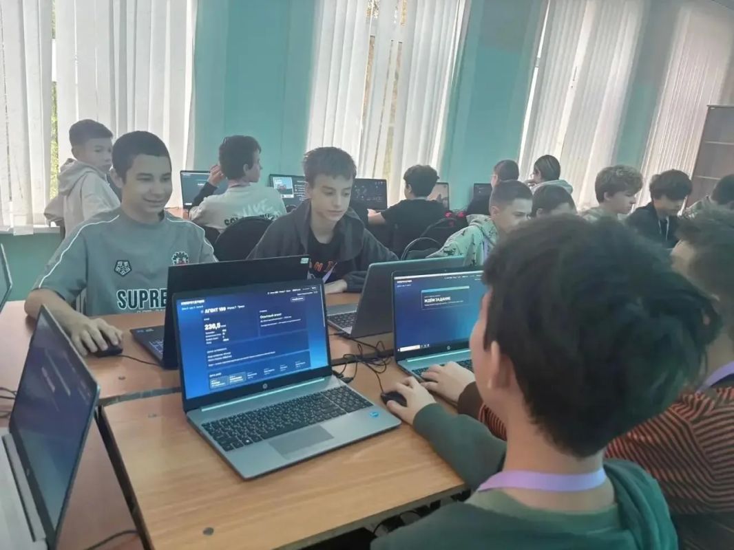 Ученик из Долгопрудного представил город на региональном КиберУроке Ученик из Долгопрудного представил город на региональном КиберУроке