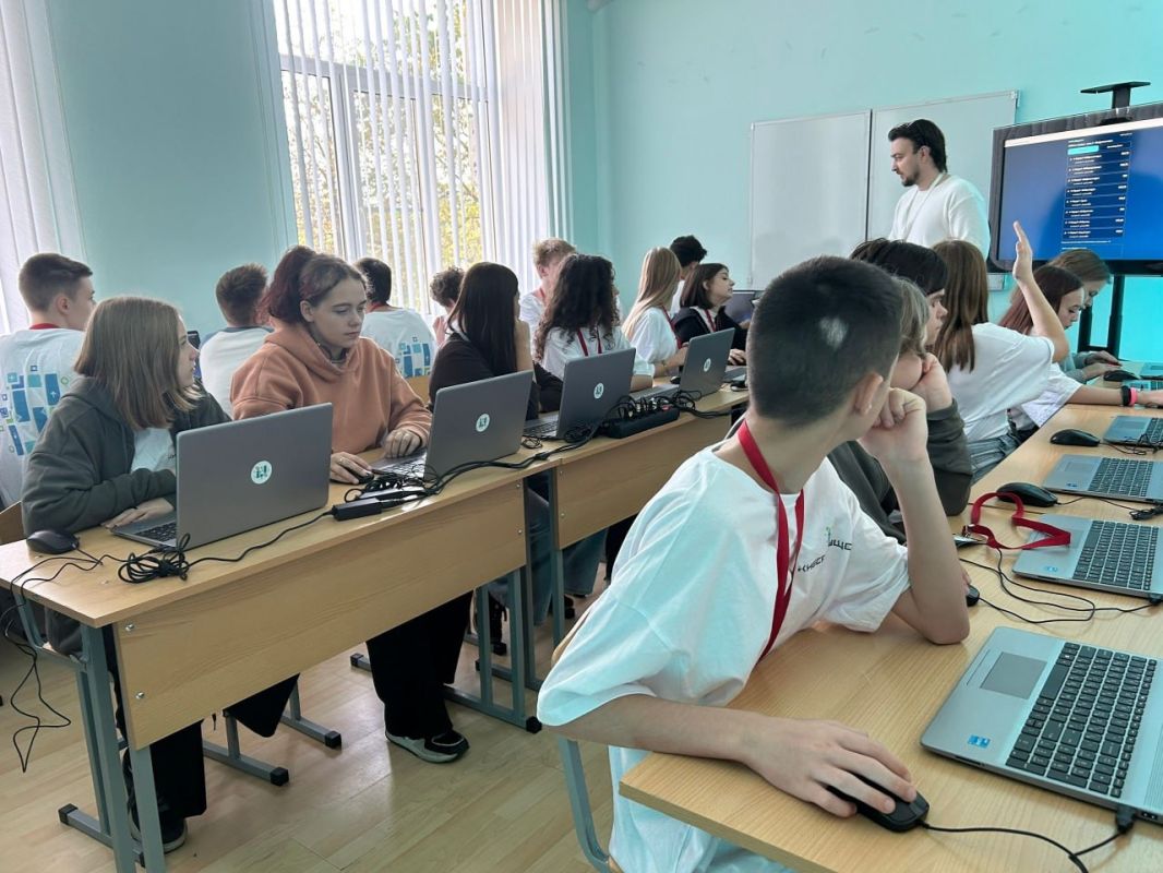 Юные подольчане стали участниками киберсмены в оздоровительном центре «Левково» Юные подольчане стали участниками киберсмены в оздоровительном центре «Левково»