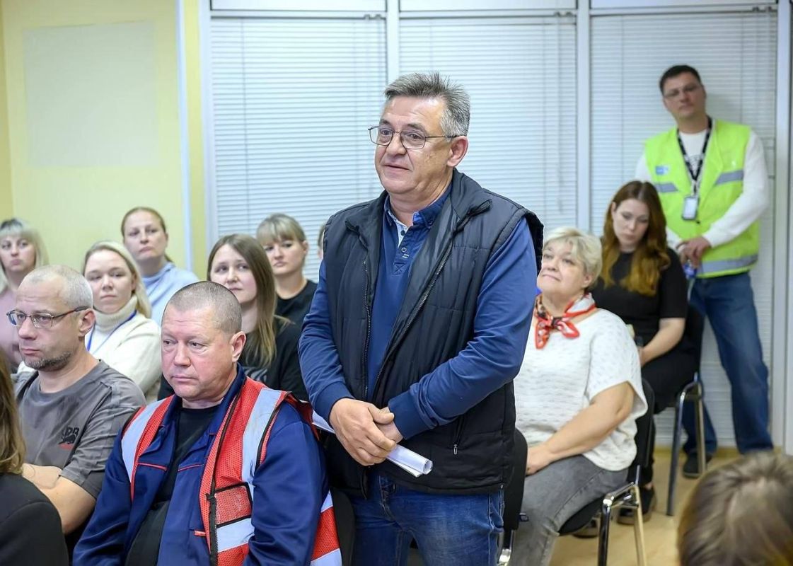 В Подольске провели выездную встречу с коллективом Межрегионального автоматизированного сортировочного центра «Почты России» в микрорайоне Львовском В Подольске провели выездную встречу с коллективом Межрегионального автоматизированного сортировочного центра «Почты России» в микрорайоне Львовском