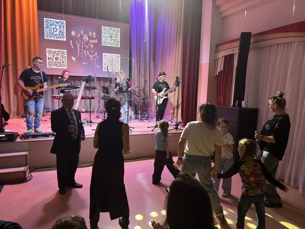 Подольчане отметили 245-летие Подольска в ДК «Рассвет» вместе с Shizgarin Band Подольчане отметили 245-летие Подольска в ДК «Рассвет» вместе с Shizgarin Band
