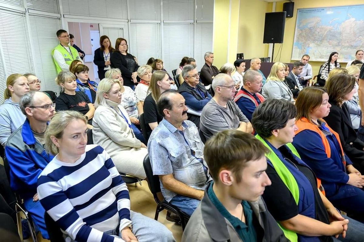 В Подольске провели выездную встречу с коллективом Межрегионального автоматизированного сортировочного центра «Почты России» в микрорайоне Львовском