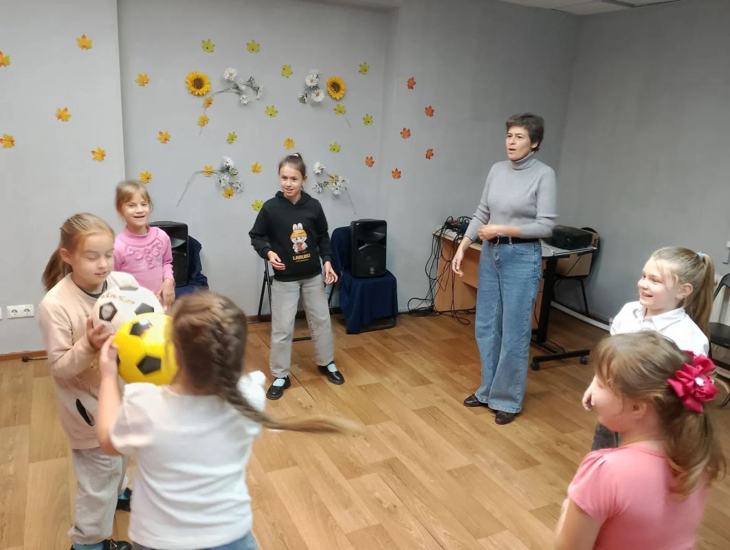 Наши новости. Игровая развлекательная программа для детей «Вместе весело шагать» ДК "Луч" м. о. Чехов