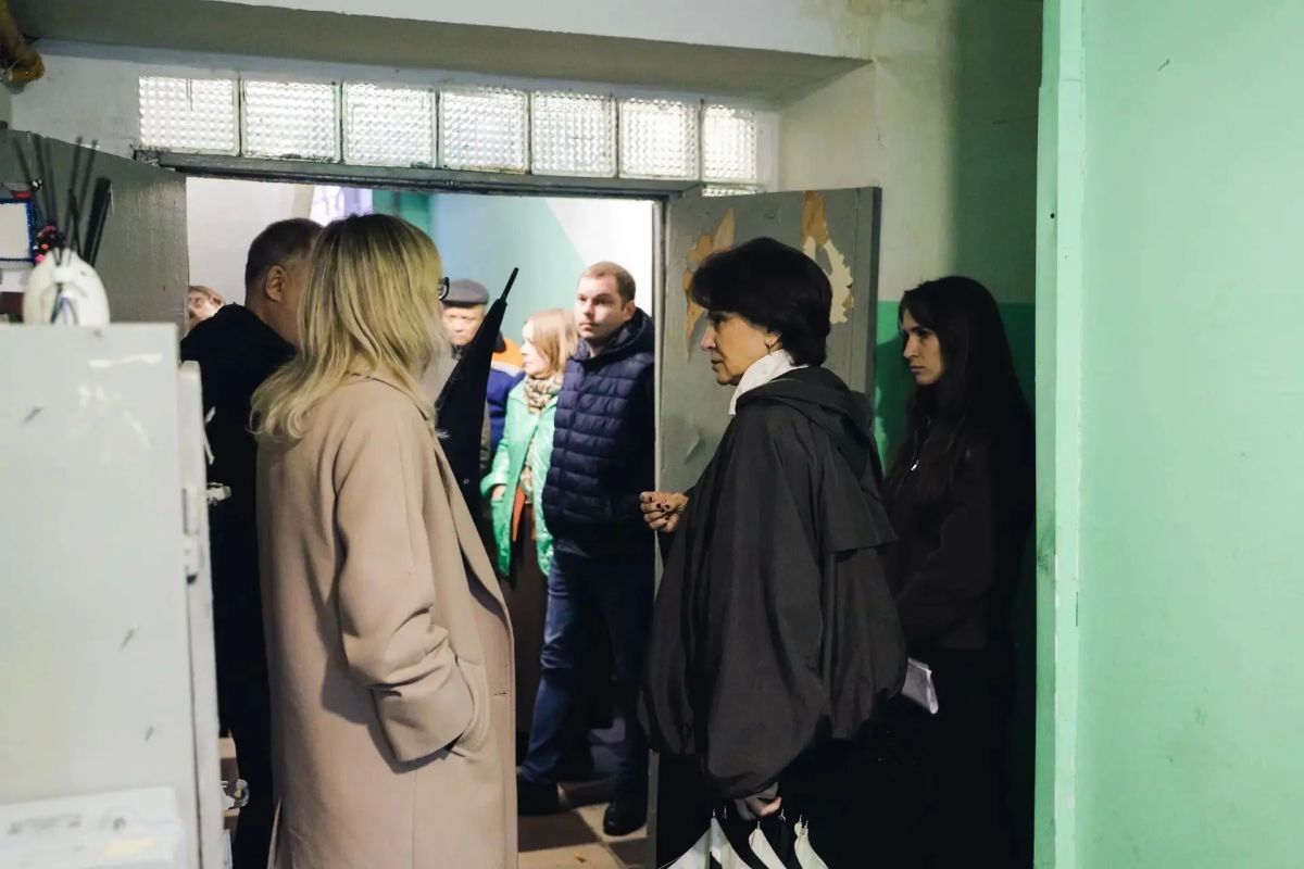Вместе с представителями управляющей компании и ресурсоснабжающей организации провели встречу с жителями дома № 56 на Юбилейном проспекте Вместе с представителями управляющей компании и ресурсоснабжающей организации провели встречу с жителями дома № 56 на Юбилейном проспекте