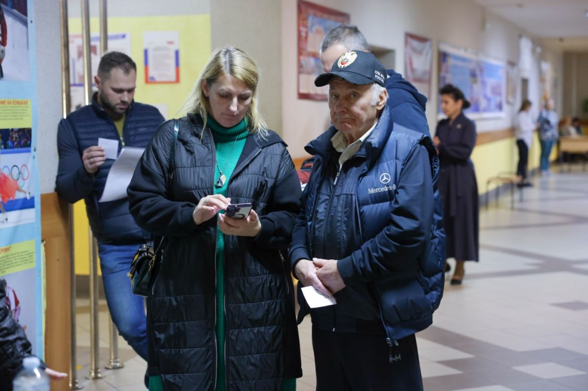 В Развилковской школе состоялась традиционная встреча с жителями в формате «выездной администрации», которую провёл первый заместитель главы Ленинского городского округа Владимир Иванов В Развилковской школе состоялась традиционная встреча с жителями в формате «выездной администрации», которую провёл первый заместитель главы Ленинского городского округа Владимир Иванов