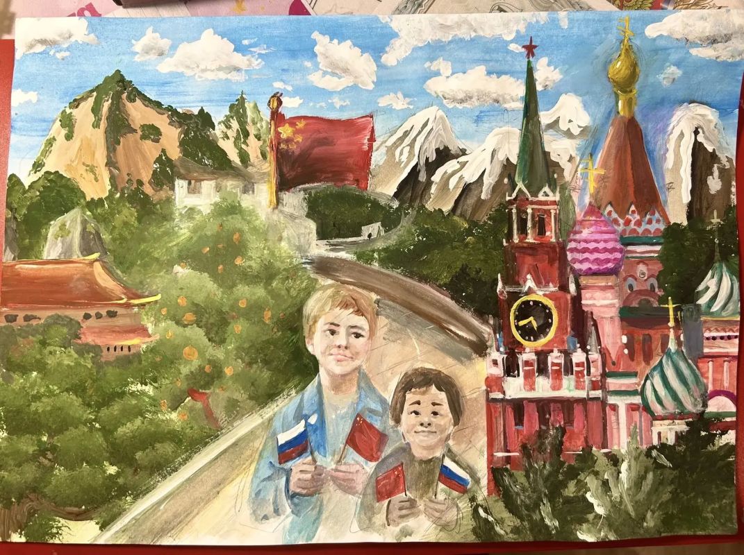 В сердце – целая страна! Школьники из Долгопрудного объединили Россию и Китай в рисунках В сердце – целая страна! Школьники из Долгопрудного объединили Россию и Китай в рисунках