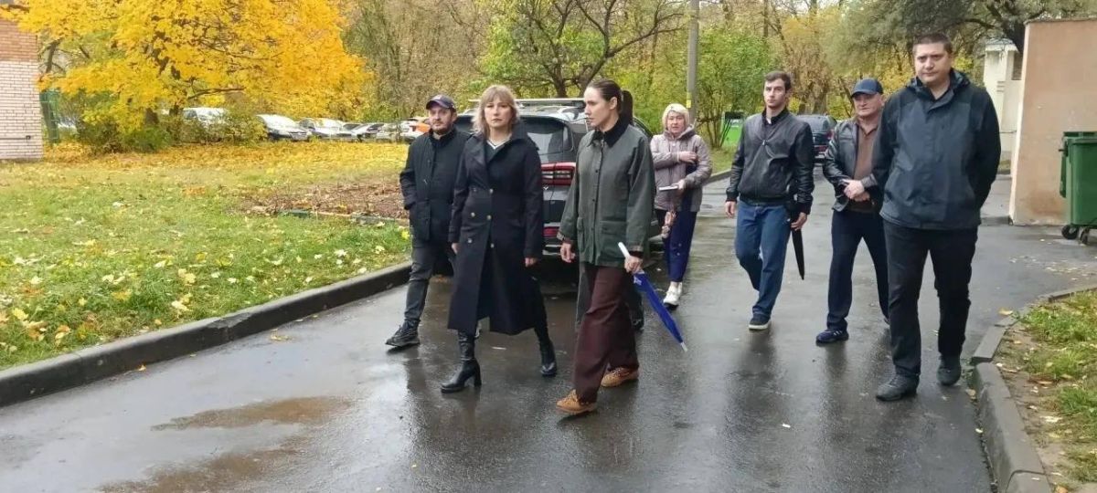Заместитель главы городского округа Подольск Ольга Шашкова проверила содержание дворовых территорий микрорайона Межшоссейный Заместитель главы городского округа Подольск Ольга Шашкова проверила содержание дворовых территорий микрорайона Межшоссейный