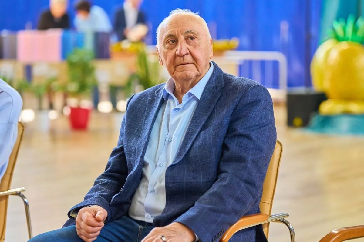 Михаил Собакин: Сегодня свой 81-й день рождения отмечает легенда Советского и Российского спорта, Почетный гражданин Московской области и города Чехов Владимир Салманович Максимов — человек, чьё имя стало синонимом... Михаил Собакин: Сегодня свой 81-й день рождения отмечает легенда Советского и Российского спорта, Почетный гражданин Московской области и города Чехов Владимир Салманович Максимов — человек, чьё имя стало синонимом...