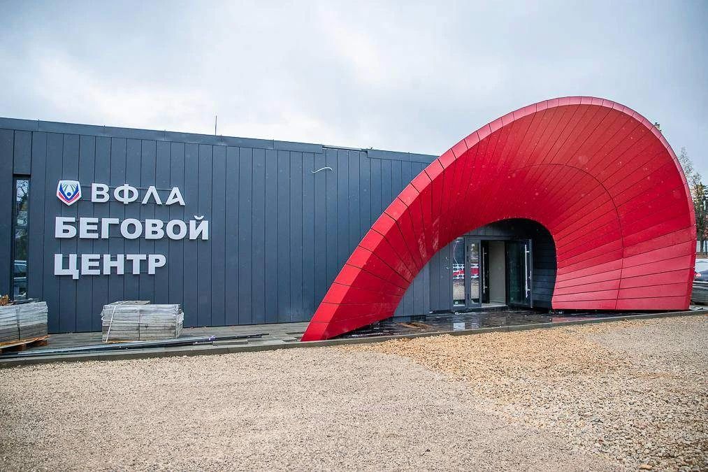 Андрей Иванов: На Центральной площади Одинцово завершается строительство бесплатного бегового центра Андрей Иванов: На Центральной площади Одинцово завершается строительство бесплатного бегового центра