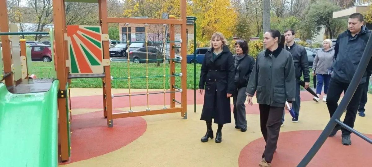 Заместитель главы городского округа Подольск Ольга Шашкова проверила содержание дворовых территорий микрорайона Межшоссейный Заместитель главы городского округа Подольск Ольга Шашкова проверила содержание дворовых территорий микрорайона Межшоссейный
