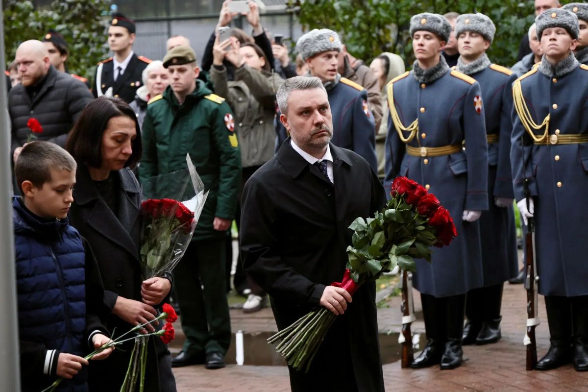 Мемориальную доску участнику СВО Артёму Тикунову открыли в Балашихе Мемориальную доску участнику СВО Артёму Тикунову открыли в Балашихе