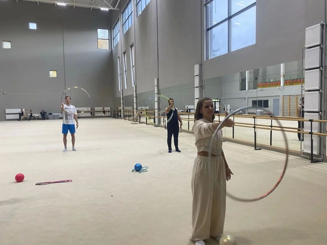 В спортшколе «Метеор» прошел открытый мастер-класс по художественной гимнастике В спортшколе «Метеор» прошел открытый мастер-класс по художественной гимнастике