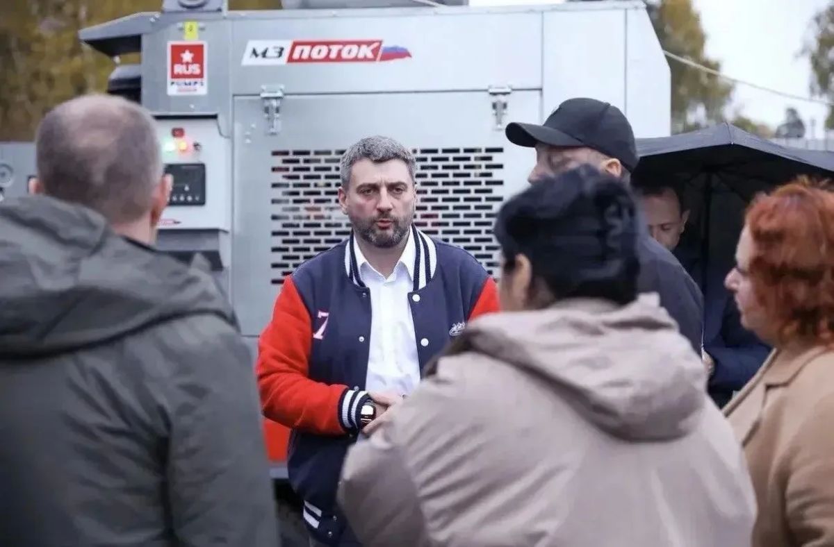 Константин Михальков: В Голубом министр ЖКХ Московской области Кирилл Григорьев провел рабочее совещание, где обсудил с представителями администрации планы по решению двух важных для жителей вопросов Константин Михальков: В Голубом министр ЖКХ Московской области Кирилл Григорьев провел рабочее совещание, где обсудил с представителями администрации планы по решению двух важных для жителей вопросов
