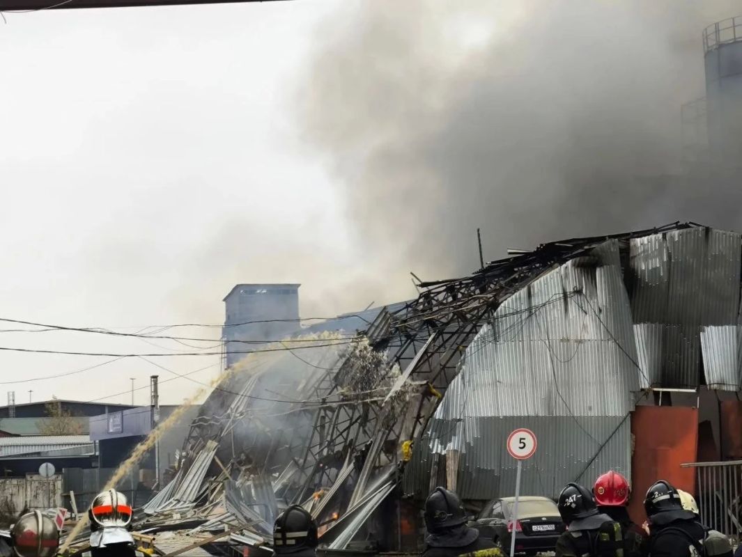 Пожарные службы Подольска локализовали возгарание на промышленном объекте