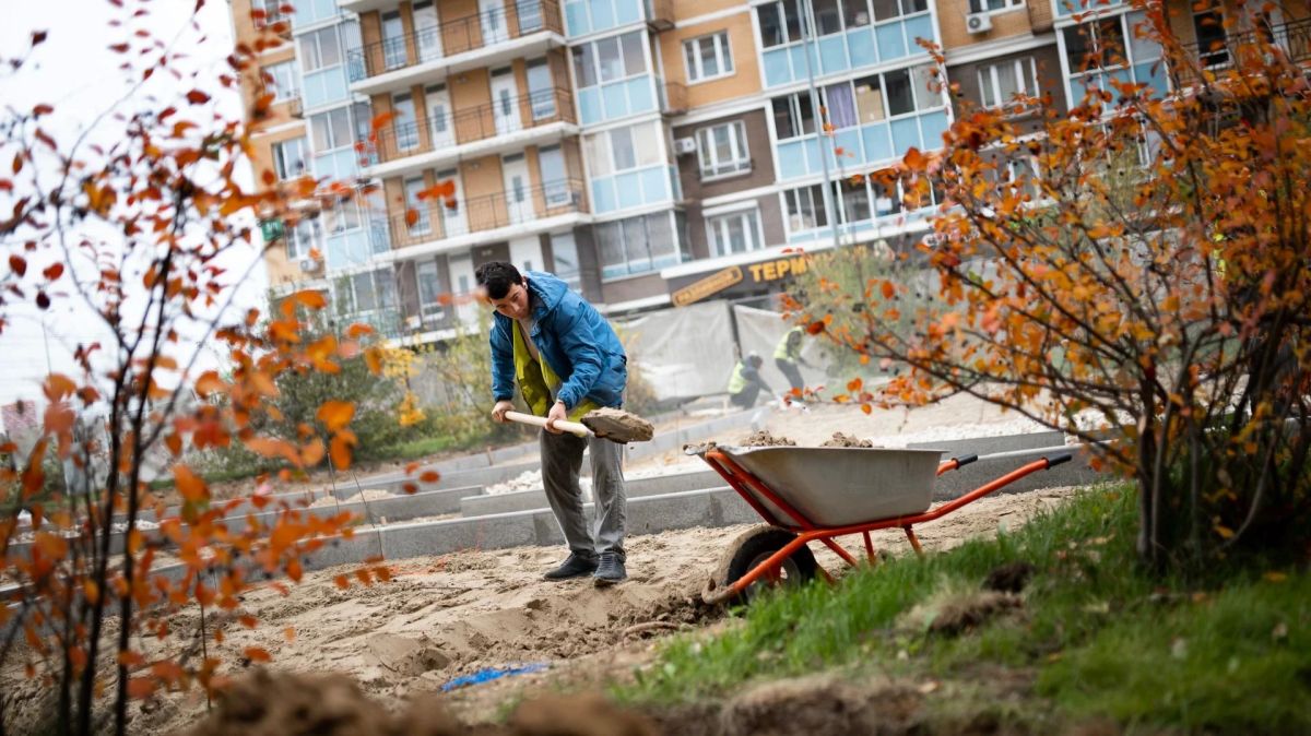 Продолжается благоустройство сквера на улице Дружбы в Люберцах Продолжается благоустройство сквера на улице Дружбы в Люберцах