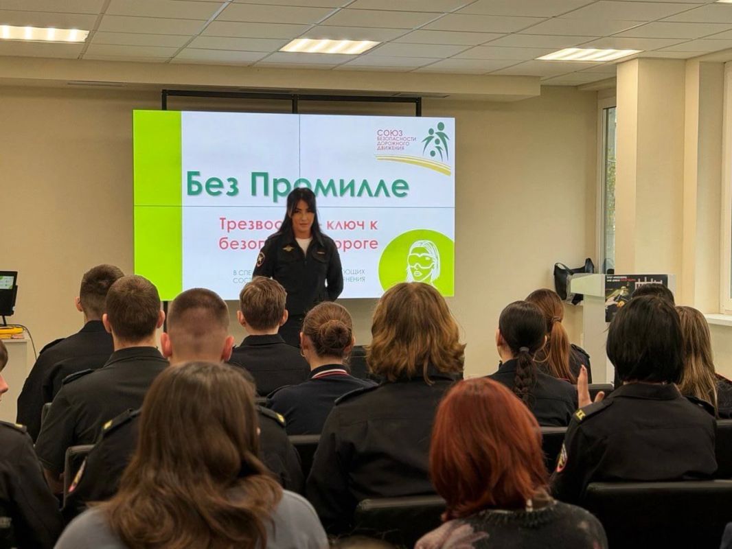 Студентам из Красногорска на практике показали опасность пьяного вождения Студентам из Красногорска на практике показали опасность пьяного вождения