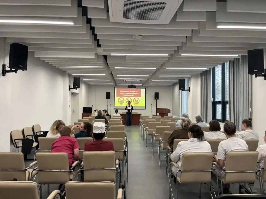В Елизаветинской больнице напомнили о безопасности на железной дороге В Елизаветинской больнице напомнили о безопасности на железной дороге