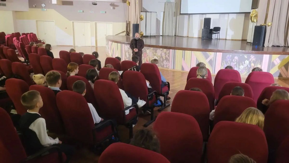 «Ошибка ценой в жизнь»: в Королёве школьникам рассказали, как вести себя на железной дороге «Ошибка ценой в жизнь»: в Королёве школьникам рассказали, как вести себя на железной дороге