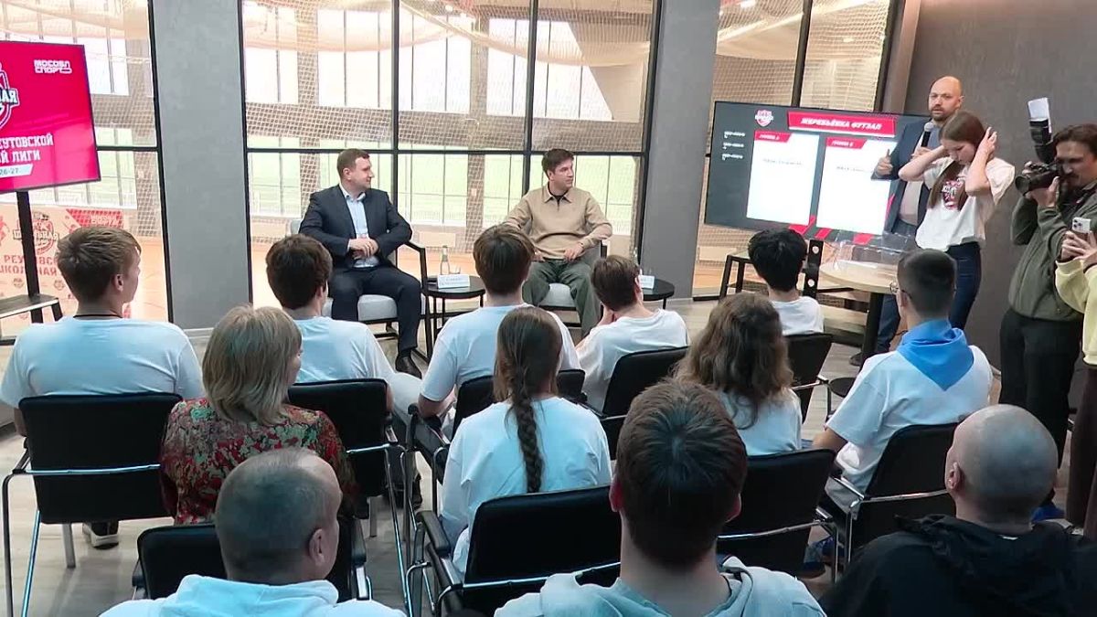 Глава Реутова и комментатор «МАТЧ ТВ» Александр Аксенов провели жеребьевку нового сезона Школьной лиги