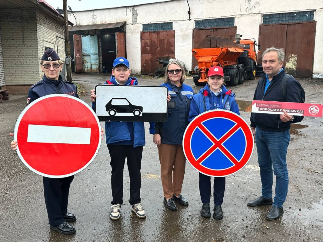 Госавтоинспекция Раменского: ЮИДовцы поздравили работников ДРСУ с профессиональным праздником