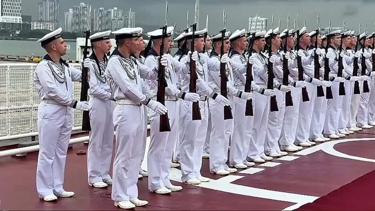 Корабли Тихоокеанского флота завершили визит в порт Малайзии