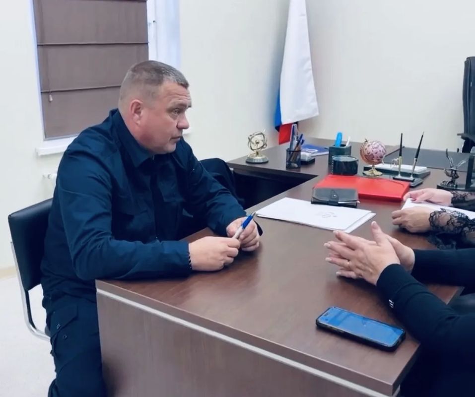 Игорь Кастюкевич: Херсонская область Еще один пост благодарности. Всегда говорю, что в одиночку горы не свернуть. А вот если есть соратники и помощники, то можно успеть сделать добрых дел гораздо больше, оперативнее и... Игорь Кастюкевич: Херсонская область Еще один пост благодарности. Всегда говорю, что в одиночку горы не свернуть. А вот если есть соратники и помощники, то можно успеть сделать добрых дел гораздо больше, оперативнее и...