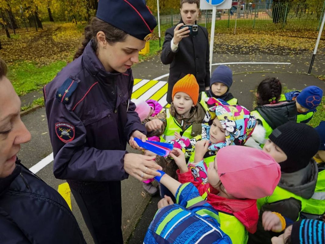 Госавтоинспекция Химок: практическое занятие в автогородке Госавтоинспекция Химок: практическое занятие в автогородке