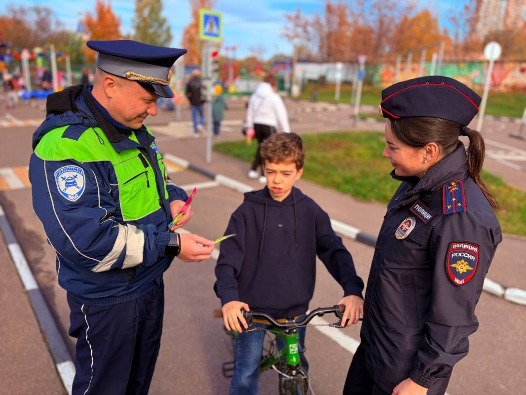 Госавтоинспекция Реутова: практическое занятие в автогородке Госавтоинспекция Реутова: практическое занятие в автогородке