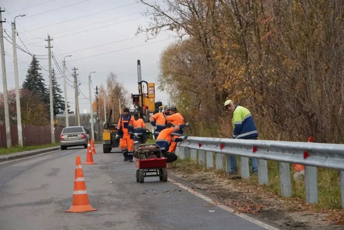 В Городском округе Серпухов стартовали работы по установке барьерного ограждения на трёх участках В Городском округе Серпухов стартовали работы по установке барьерного ограждения на трёх участках