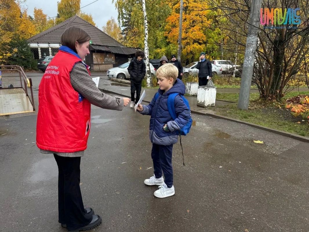 Мытищинцам рассказали о правилах поведения на железнодорожных путях Мытищинцам рассказали о правилах поведения на железнодорожных путях