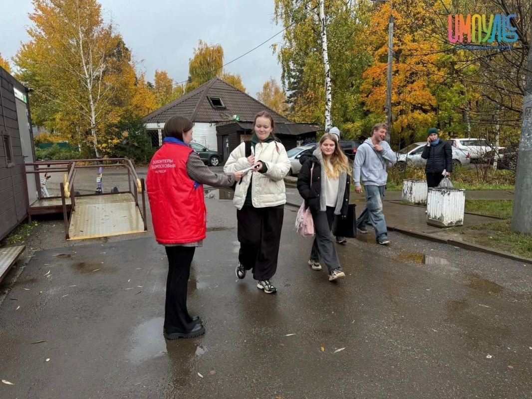 Мытищинцам рассказали о правилах поведения на железнодорожных путях Мытищинцам рассказали о правилах поведения на железнодорожных путях