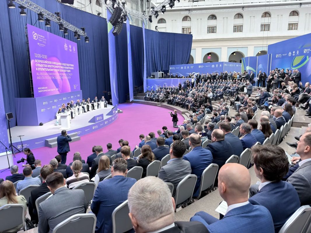 На Российской энергетической неделе принял участие во Всероссийском совещании по подготовке к осенне-зимнему периоду На Российской энергетической неделе принял участие во Всероссийском совещании по подготовке к осенне-зимнему периоду