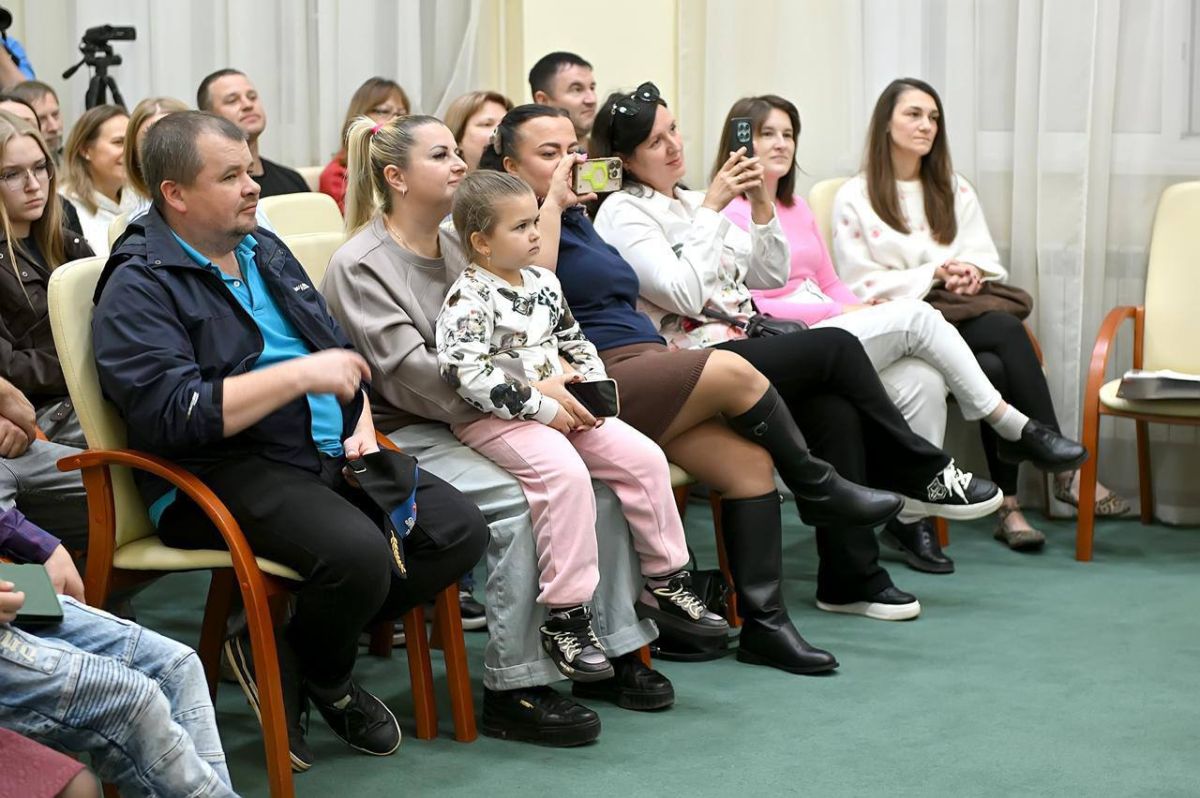 В КПЦ «Дубровицы» отметили День отца В КПЦ «Дубровицы» отметили День отца