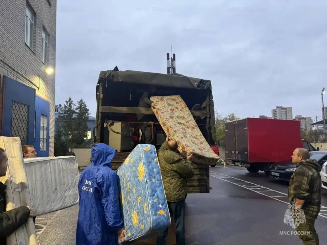 Подольские спасатели собрали очередную партию гуманитарной помощи для участников СВО Подольские спасатели собрали очередную партию гуманитарной помощи для участников СВО