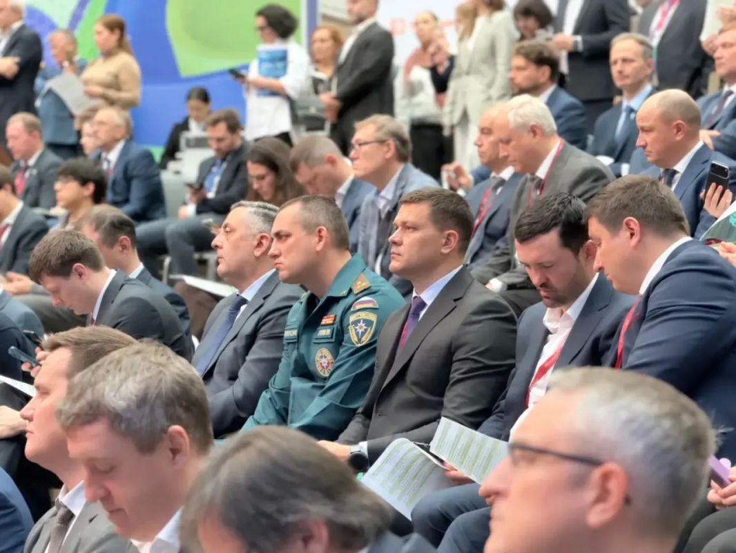 На Российской энергетической неделе принял участие во Всероссийском совещании по подготовке к осенне-зимнему периоду На Российской энергетической неделе принял участие во Всероссийском совещании по подготовке к осенне-зимнему периоду