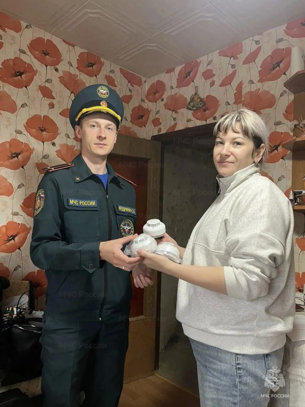 В Рузском округе многодетным семьям бесплатно устанавливают пожарные извещатели В Рузском округе многодетным семьям бесплатно устанавливают пожарные извещатели