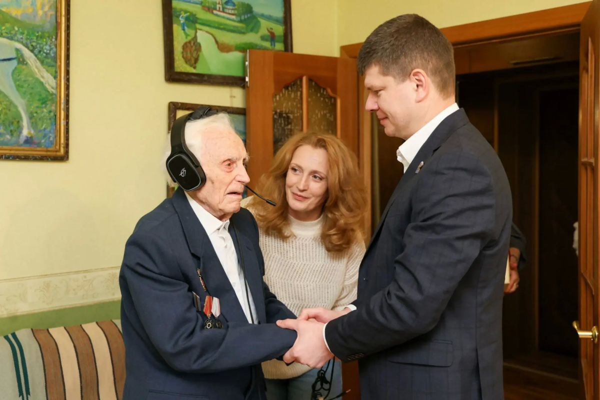 Сегодня свой 99-й день рождения отмечает участник Великой Отечественной войны, Почётный гражданин городского округа Электросталь — Яков Андреевич Топчиенко Сегодня свой 99-й день рождения отмечает участник Великой Отечественной войны, Почётный гражданин городского округа Электросталь — Яков Андреевич Топчиенко