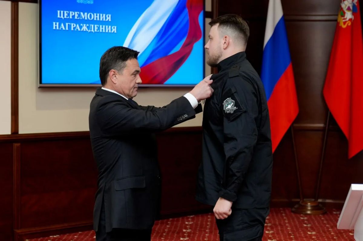 Андрей Воробьев: Сегодня вручил государственные награды семи бойцам добровольческого отряда БАРС и бригады беспилотной авиации ГРОМ «Каскад»