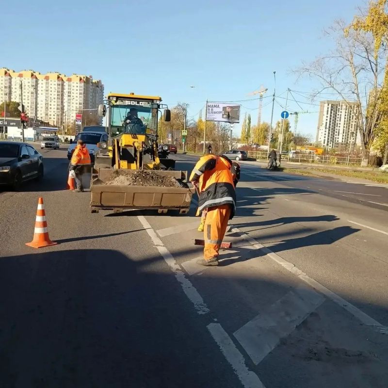 На улице Калининградской навели порядок у дорожных ограждений На улице Калининградской навели порядок у дорожных ограждений