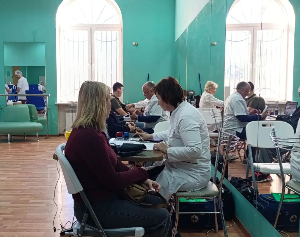 В Молодежном центре прошла выездная донорская акция В Молодежном центре прошла выездная донорская акция