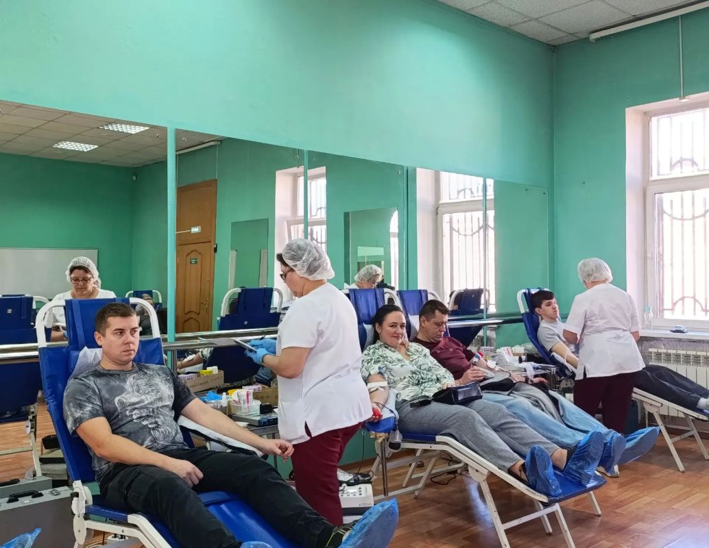 В Молодежном центре прошла выездная донорская акция В Молодежном центре прошла выездная донорская акция