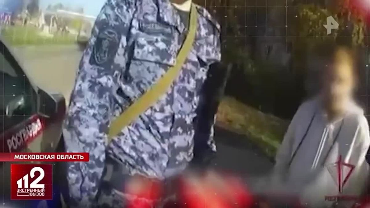 #СМИоНас. Минздрав предупреждал, а Росгвардия доказала: алкоголь вредит не только здоровью В Чехове экипаж вневедомственной охраны задержал гражданина за распитие спиртного на улице, а в отделе выяснилось, что перед ними —...