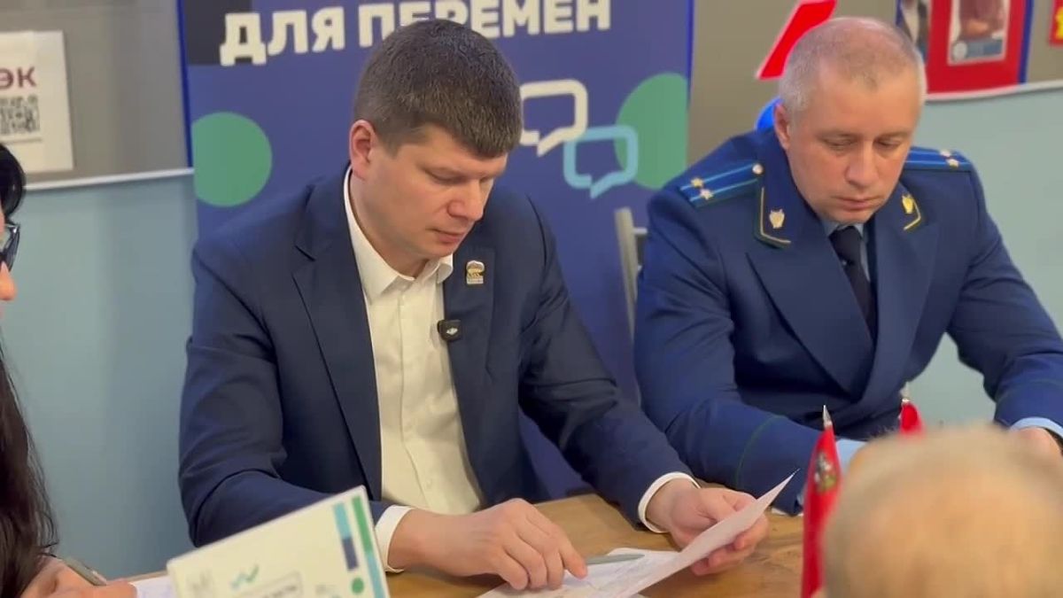 Выездной приём жителей. Провёл нашу очередную выездную администрацию в посёлке Машиностроитель на базе Электростальского колледжа