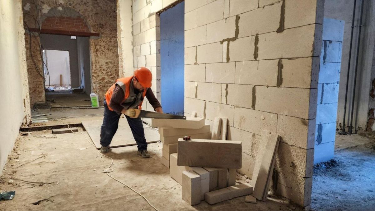 В правом крыле хирургического корпуса Подольской больницы сделали новую кровлю В правом крыле хирургического корпуса Подольской больницы сделали новую кровлю