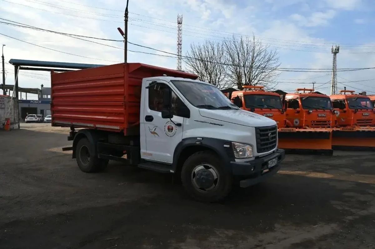Глава городского округа Серпухов Алексей Шимко проверил готовность парка спецтехники Комбината благоустройства к осенне-зимнему периоду Глава городского округа Серпухов Алексей Шимко проверил готовность парка спецтехники Комбината благоустройства к осенне-зимнему периоду