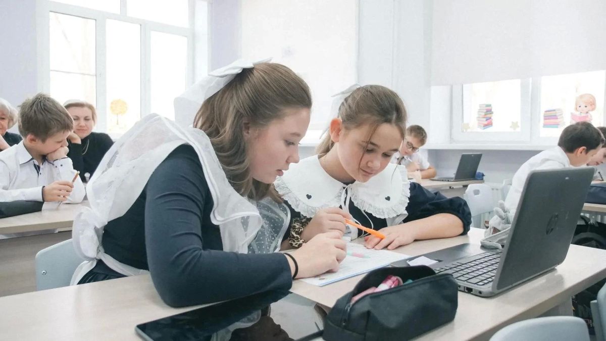 Учащиеся люберецкого лицея №4 изучают цифровую грамотность на киберуроках Учащиеся люберецкого лицея №4 изучают цифровую грамотность на киберуроках